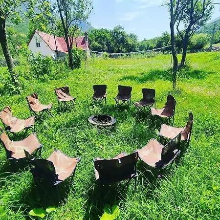 Under Stars House Campsite *